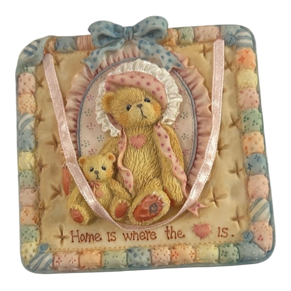 Vintage Collectible Quilts of Friendship Bear wall plaque with box 1993 Enesco